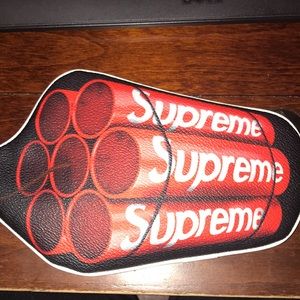 Supreme dynamite pouch (price negotiable)